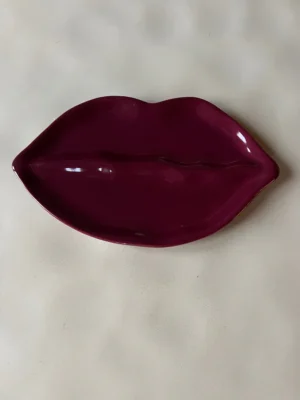 Sisi lip plate burgundy