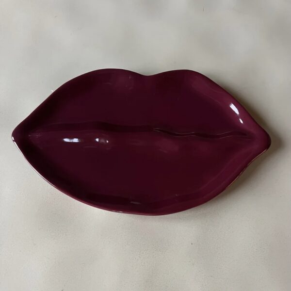 Lip plate Burgundy