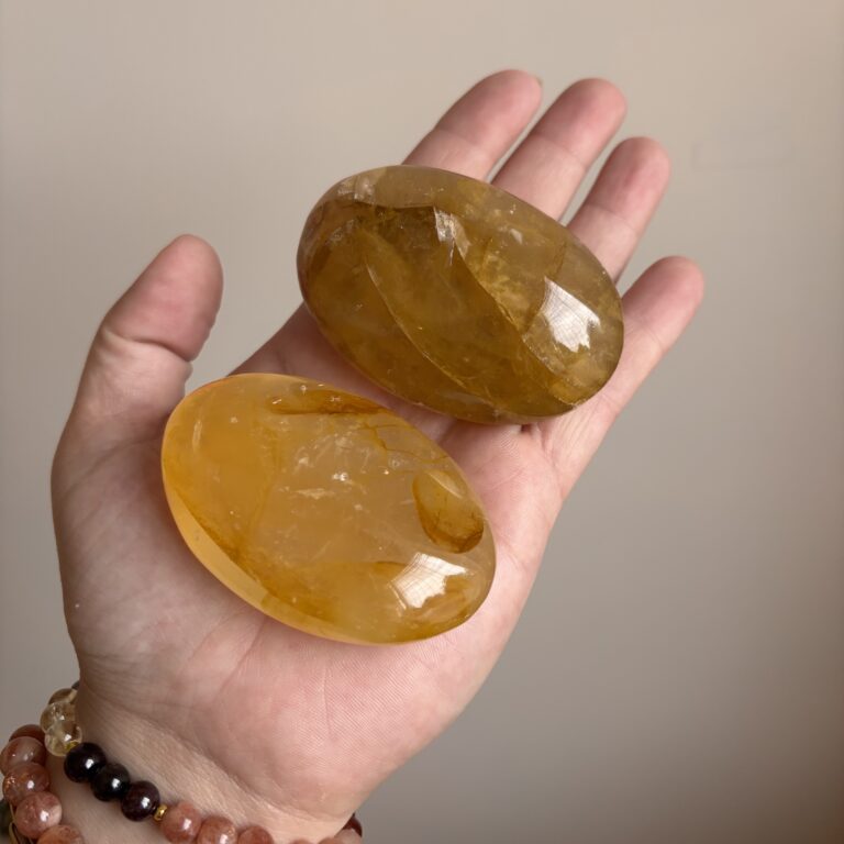 Golden healer handsteen