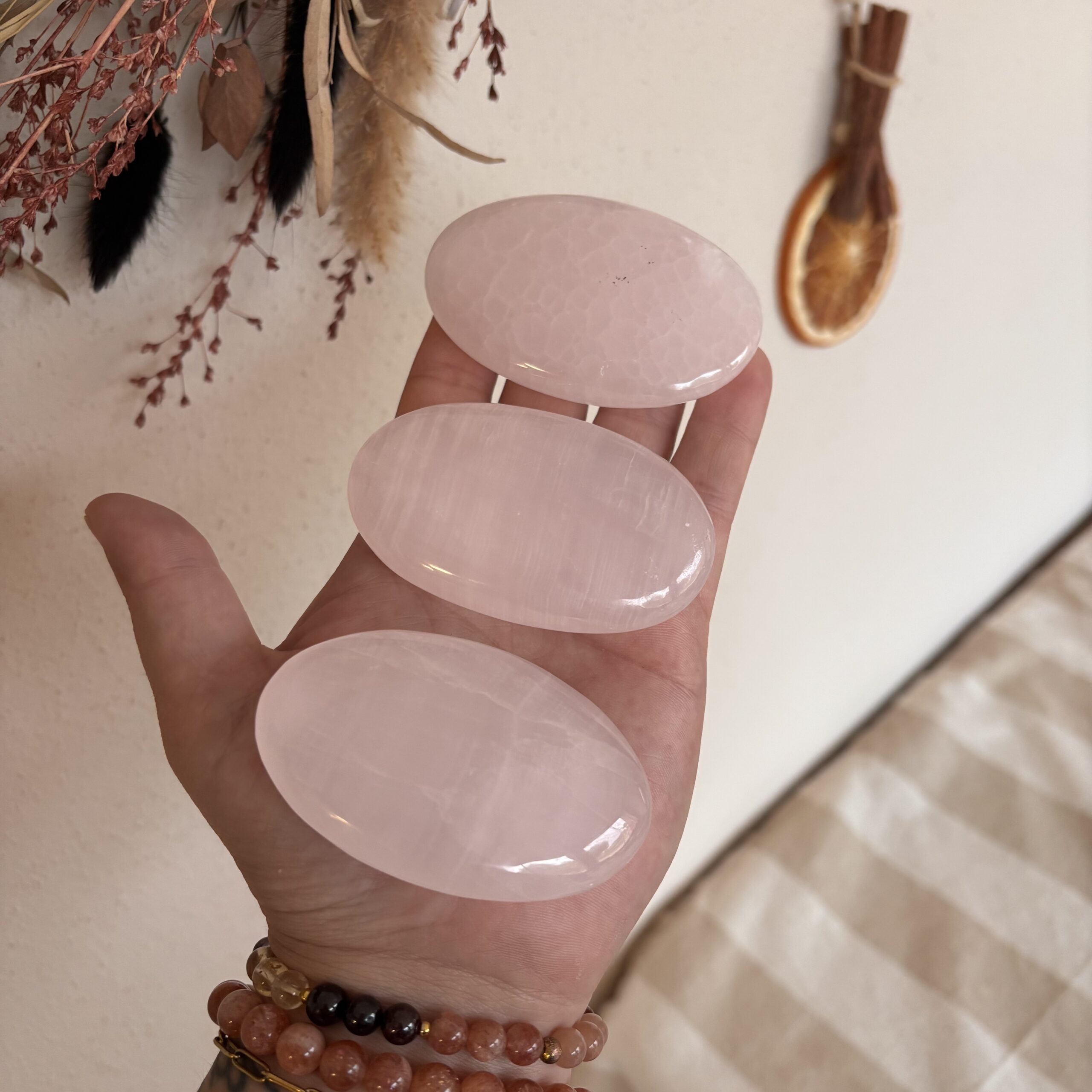 Mangano calciet handsteen