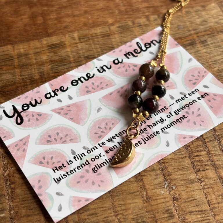 Lichtpuntjes om je hals | You are one in a melon