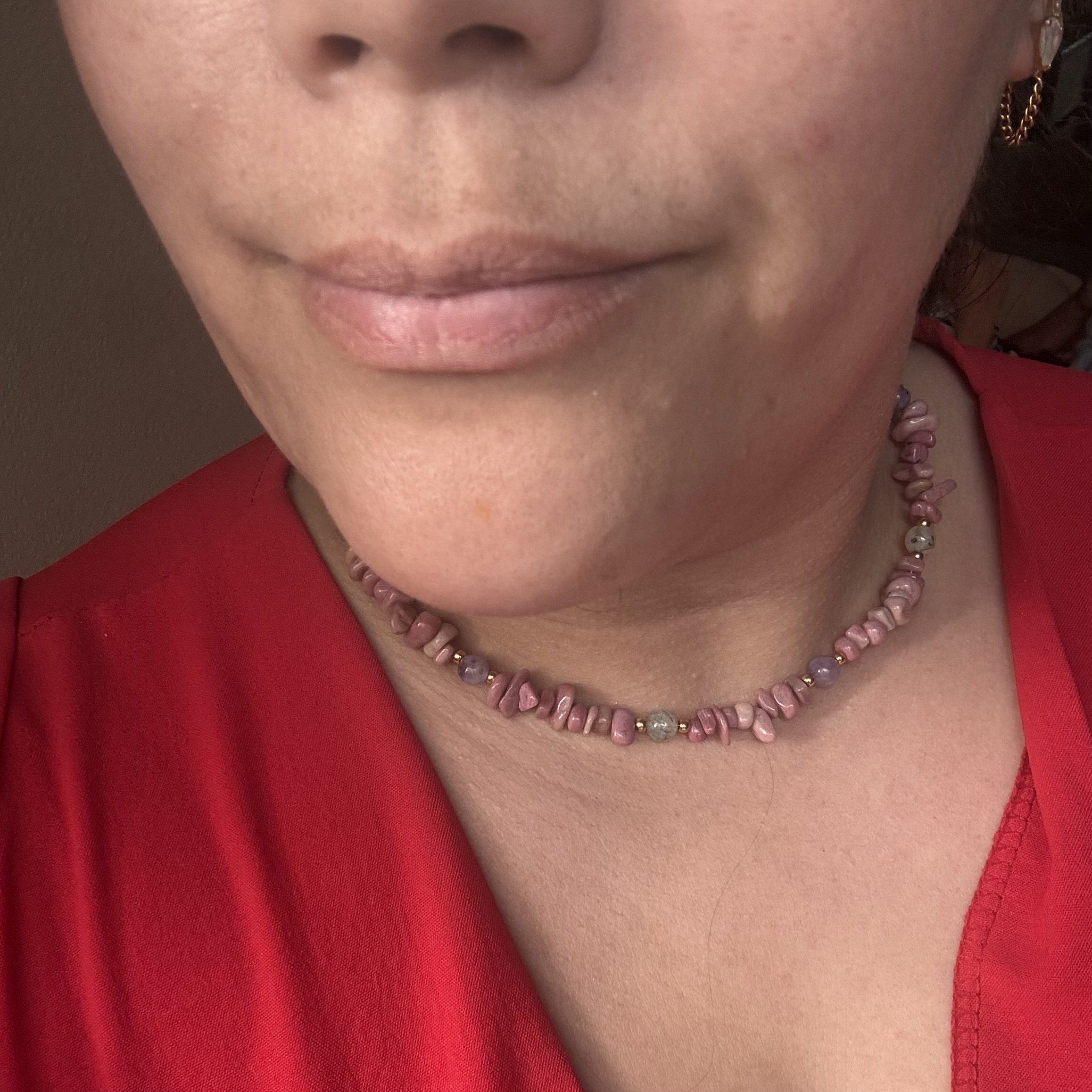 Edelsteen ketting Rhodoniet