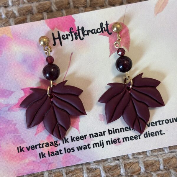 Herfstblad oorbellen granaat