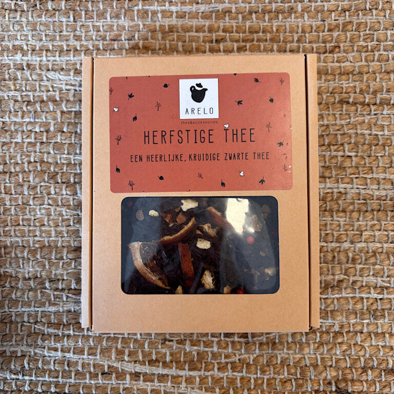 Herfstige zwarte thee