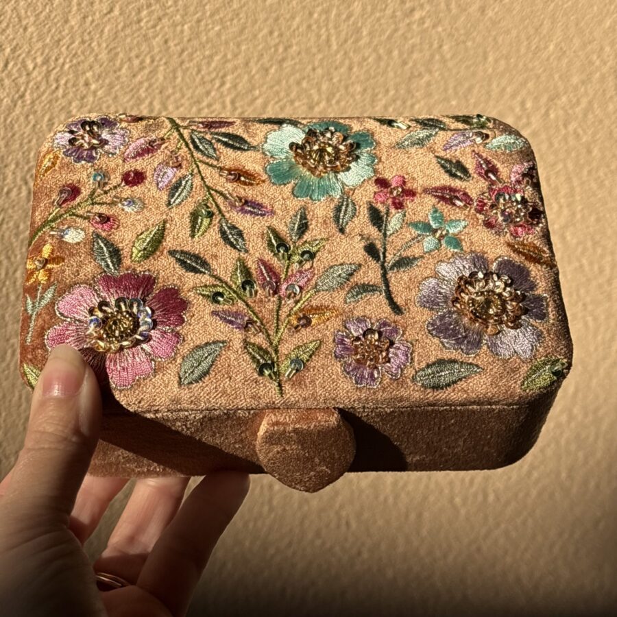 Opbergdoosje beige met bloemen